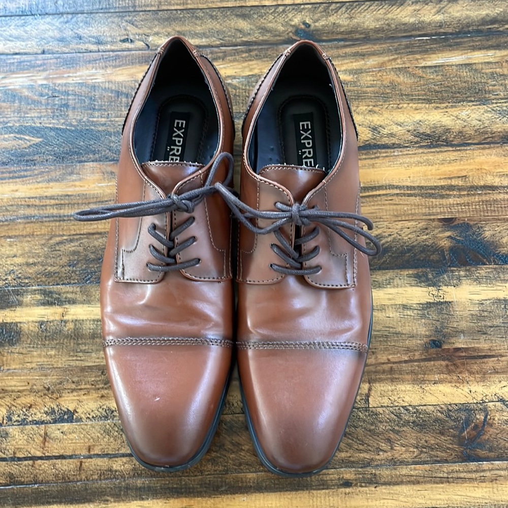 Express men’s dress shoes, size 9